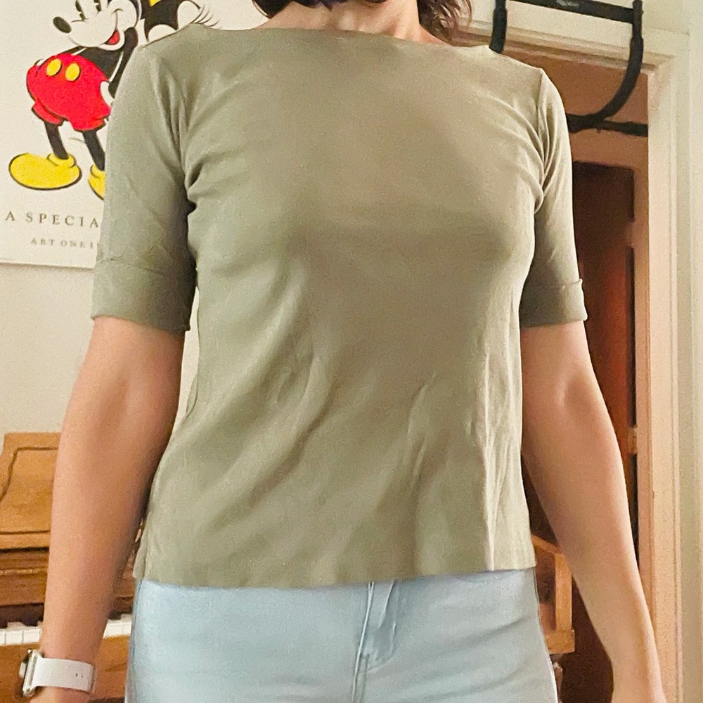 Super cute green shirt!